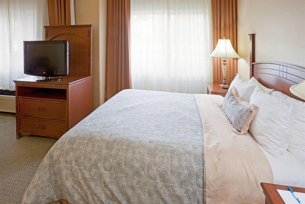 Staybridge Suites Lubbock-University Area By Ihg Δωμάτιο φωτογραφία